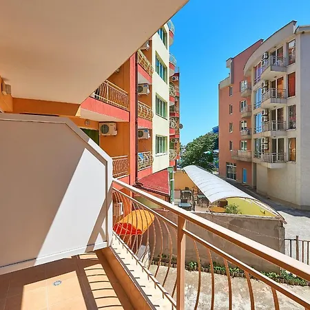 Guest house California Pomorie